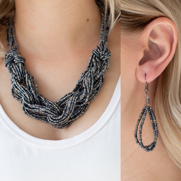 City Catwalk Blue Necklace Store, 56 
